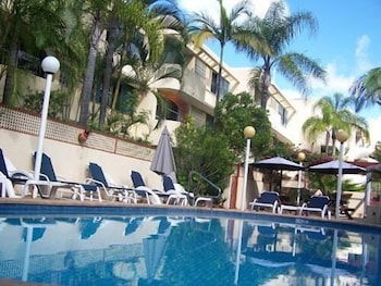 Sundeck Gardens - Accommodation Burleigh 2