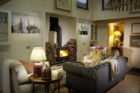 Arabella Guesthouse - Accommodation Burleigh 2