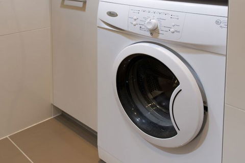 Arabella Guesthouse - Accommodation Burleigh 3