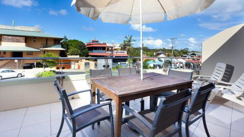 Pipis On The Beach - Accommodation Burleigh 4