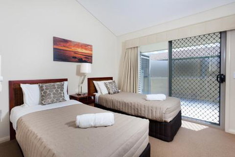 Pipis On The Beach - Accommodation Burleigh 1