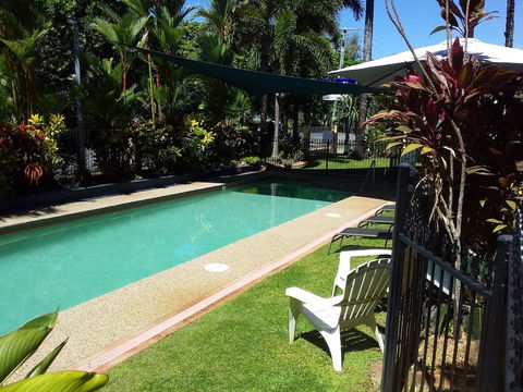 The York Beachfront Holiday Apartments - Accommodation Burleigh 2
