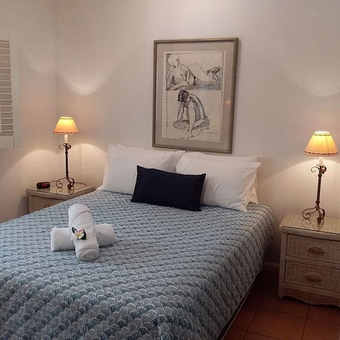 The York Beachfront Holiday Apartments - Accommodation Burleigh 4