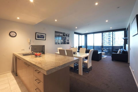 ACD Apartments - Accommodation Burleigh 6