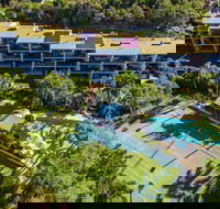 The Oasis Apartments and Treetop Houses - Accommodation Burleigh