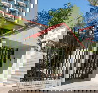 Trickett Gardens Holiday Inn - Accommodation Burleigh
