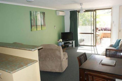 Kirra Vista Holiday Units - Accommodation Burleigh 0