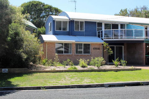 At WAVERIDER 2 - Accommodation Burleigh 5