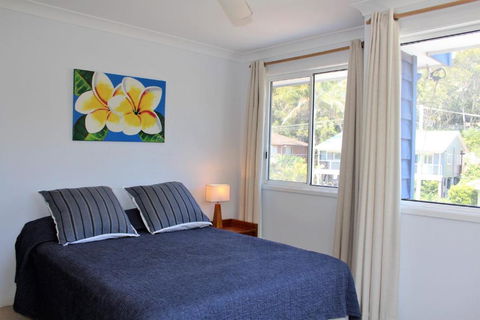 At WAVERIDER 2 - Accommodation Burleigh 3