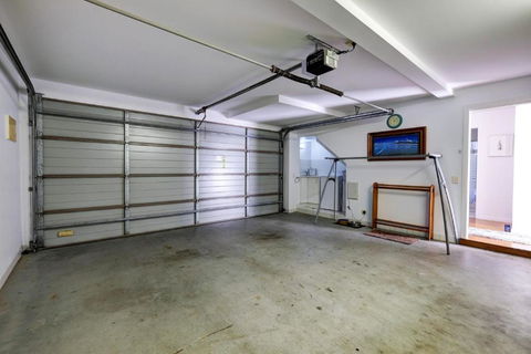 BEACH BAY BEE PET FRIENDLY - Accommodation Burleigh 1