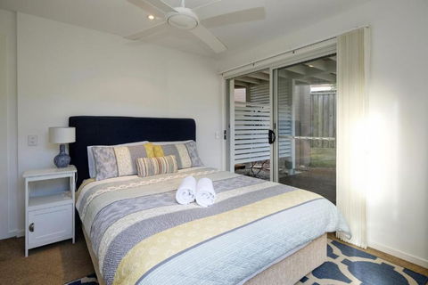 BEACH BAY BEE PET FRIENDLY - Accommodation Burleigh 2