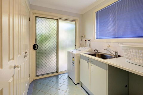 FRANGIPANI BEACH HOUSE PET FRIENDLY 22 Belbourie Cres Boomerang Beach - Accommodation Burleigh 2