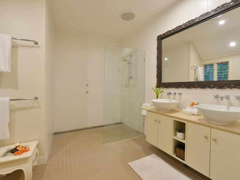 Garden Villa On Murphy - Accommodation Burleigh 5