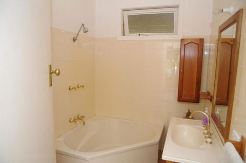 Berry 16 East Street - Accommodation Burleigh 3