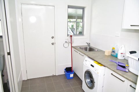 Banyula 103 Neville Morton Drive - Accommodation Burleigh 6