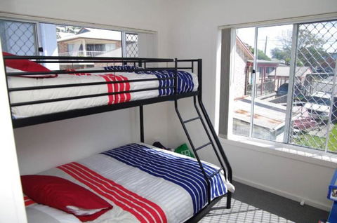 Adrift 5B Scott Street - Accommodation Burleigh 2