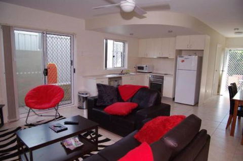 Adrift 5B Scott Street - Accommodation Burleigh 3