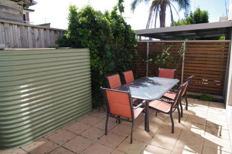 Adrift 5B Scott Street - Accommodation Burleigh 5