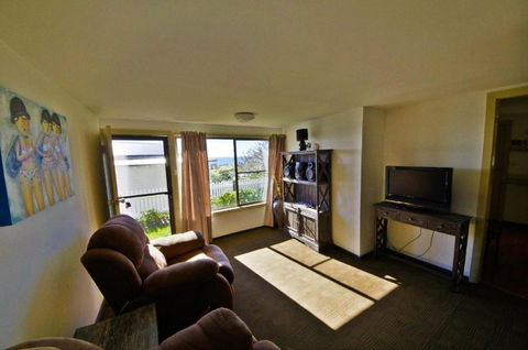 AAA Views 2 View Street - Accommodation Burleigh 2