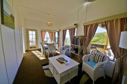 AAA Views 2 View Street - Accommodation Burleigh 6