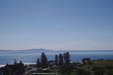 AAA Views 2 View Street - Accommodation Burleigh 0
