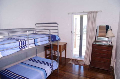 Hampstead 32 Main Street - Accommodation Burleigh 6