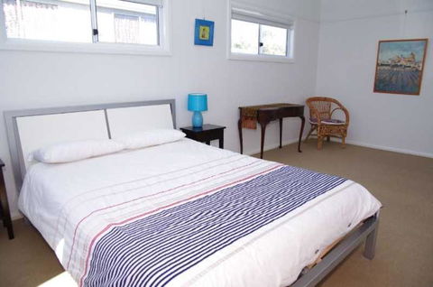 Hampstead 32 Main Street - Accommodation Burleigh 5