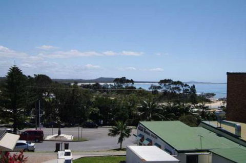 Sea View 3 Hodgson Street - Accommodation Burleigh 1
