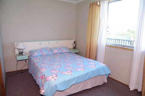 Sea View 3 Hodgson Street - Accommodation Burleigh 5