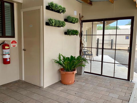Inna Nutshell - Accommodation Burleigh 1