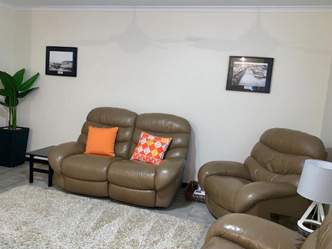 Inna Nutshell - Accommodation Burleigh 4