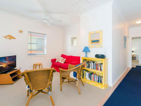 Avalon 4 Right Across The Road From Convent Beach Uninterrupted Views - Accommodation Burleigh 6