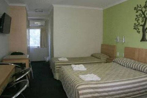 Queensgate Motel - Accommodation Burleigh 1