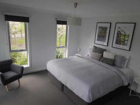 Alyonah Daylesford - Accommodation Burleigh 2