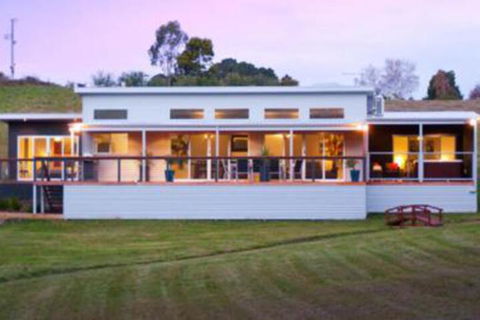 Alyonah Daylesford - Accommodation Burleigh 0