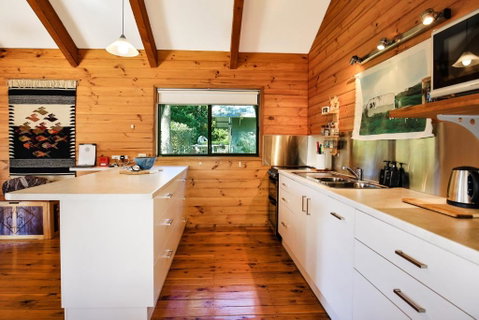 Siver Cabin - Accommodation Burleigh 2