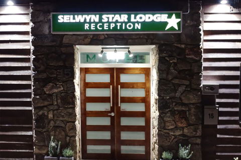 Selwyn Star Lodge - Accommodation Burleigh 1