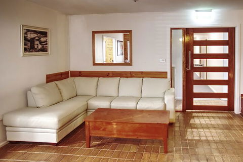 Selwyn Star Lodge - Accommodation Burleigh 5