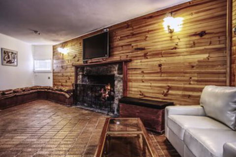 Selwyn Star Lodge - Accommodation Burleigh 0