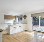 Sand Surf Beach Beautiful Rye Holiday Home - Accommodation Burleigh