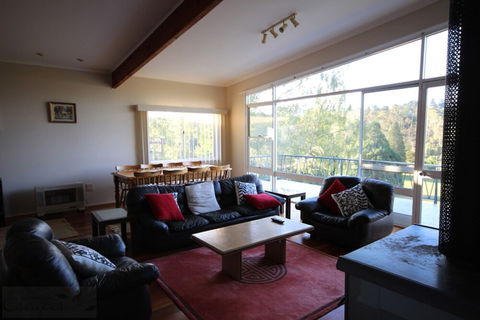 Fairways Close - Accommodation Burleigh 1