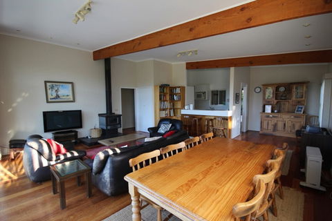 Fairways Close - Accommodation Burleigh 0