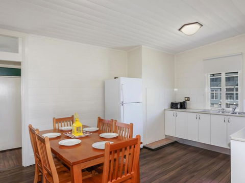 Yamba Pilot Cottage 2 Pets Welcome Close To Beach - Accommodation Burleigh 4