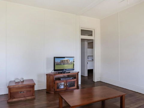 Yamba Pilot Cottage 1 Pets Welcome Close To Beach - Accommodation Burleigh 2