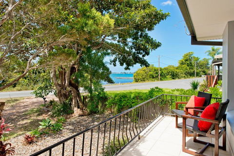 Anchor Lodge - Accommodation Burleigh 2