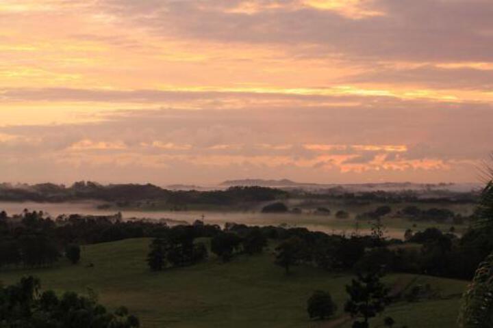 Montecollum NSW Accommodation Burleigh