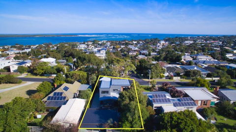 COASTAL BEAUTY On BRUCE - Accommodation Burleigh 3