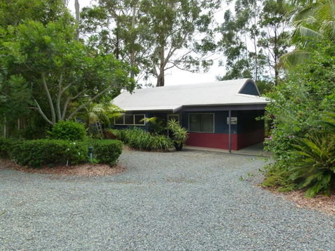 Lake Russell Lakeside Retreat - Accommodation Burleigh 6