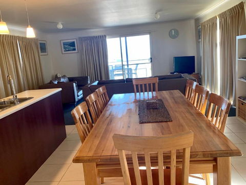 Bayview Beach House Apartment No 1 - Accommodation Burleigh 5