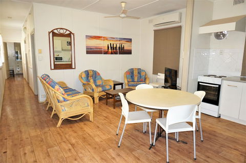 Getaway Villas Unit 3 - Accommodation Burleigh 5